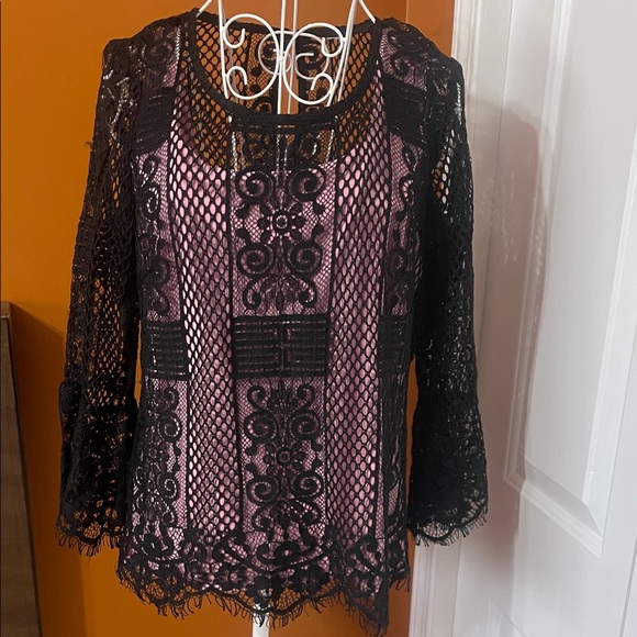 Nicole Miller Black Lace Top with Pink Underlay – Size L (Regular) - Picture 2 of 16